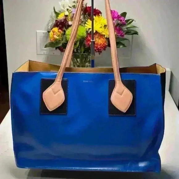NWT Anne Klein Ameila Tote in Royal Blue and Black with matching black wristlet - Picture 2 of 9